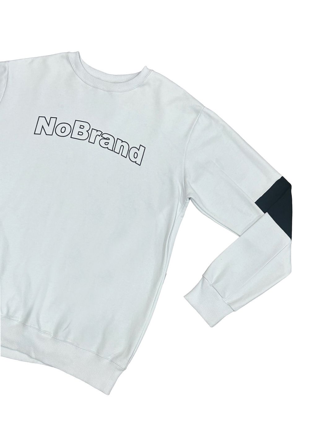 Una sudadera blanca con la palabra nobrand.
