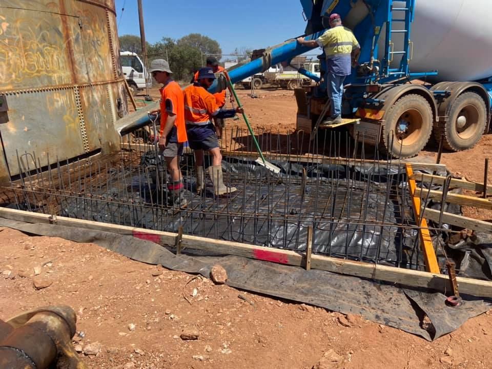 Four Construction Workers Doing Some Pour Concrete Outdoor | Cobar, Nsw | Cynend Building & Construction