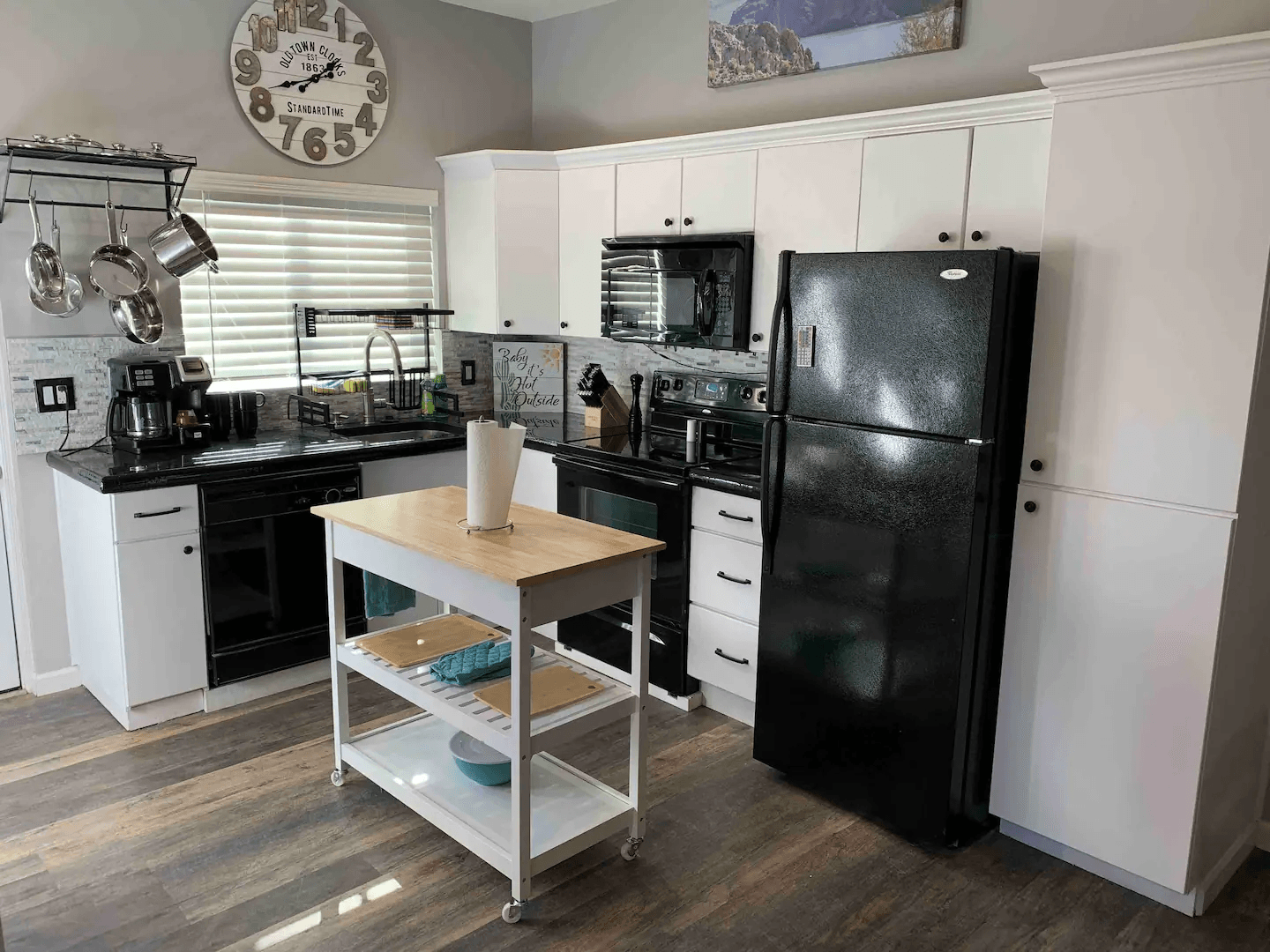 Private Glendale Guesthouse AirBnB in Glendale, AZ | RKIN Vacation Rentals