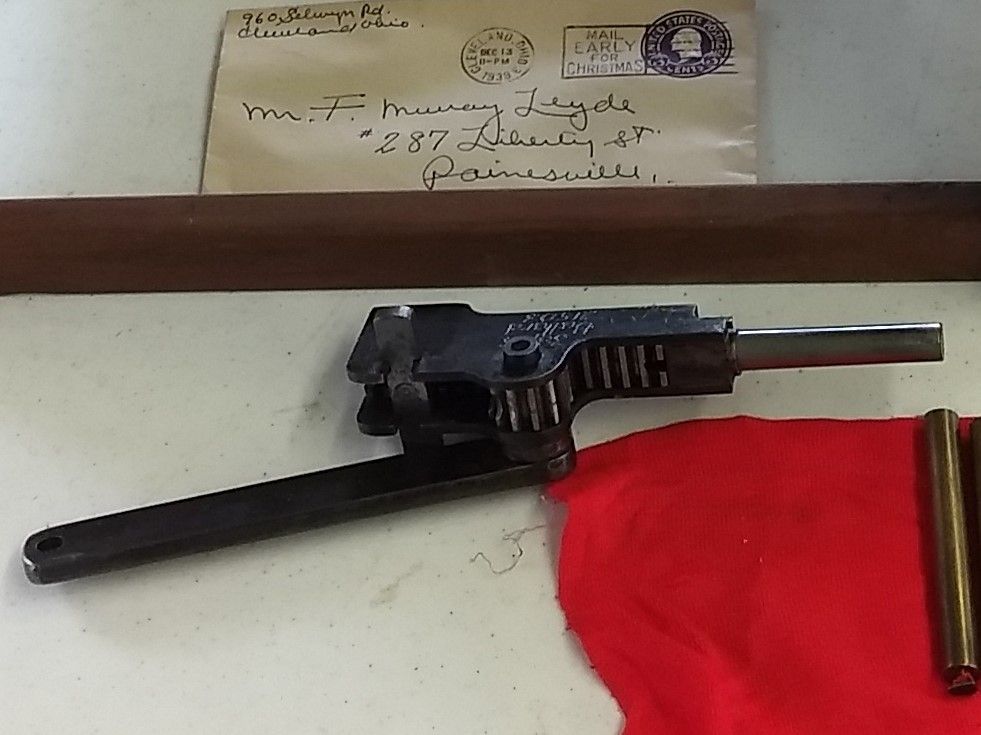 A piece of paper with a stamp on it that says ' envelope ' on it