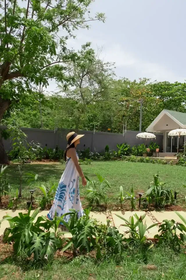 Fachada y espacios tranquilos de The Providence Hotel Boutique en San Andrés, ideal para una estadía frente al mar.