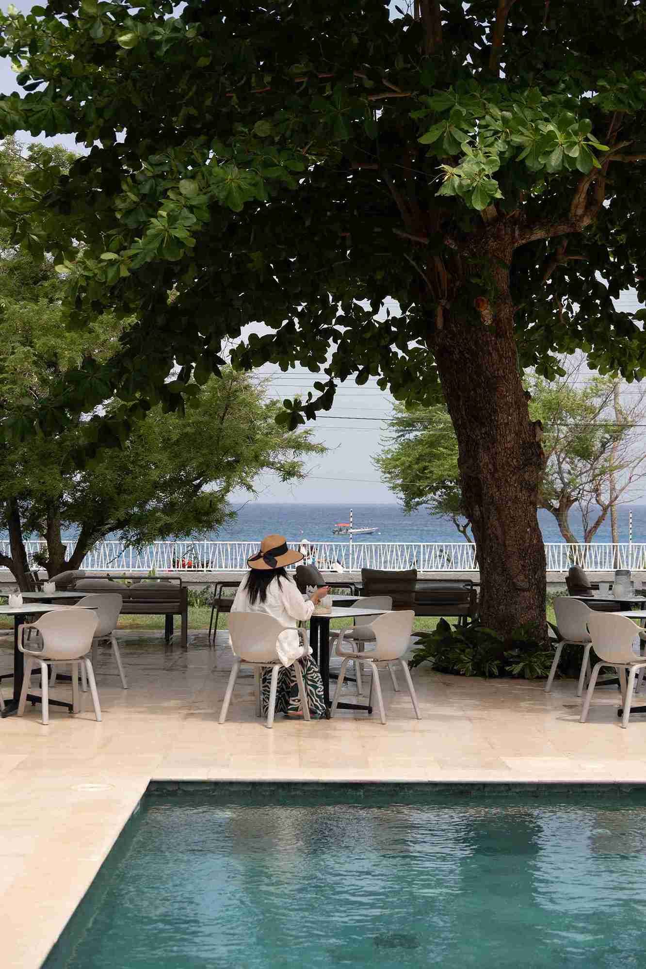 Hotel con desayuno incluido en San Andrés y descanso con vista directa al Caribe.