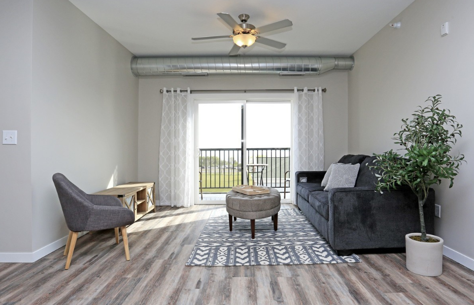 320 North building living room