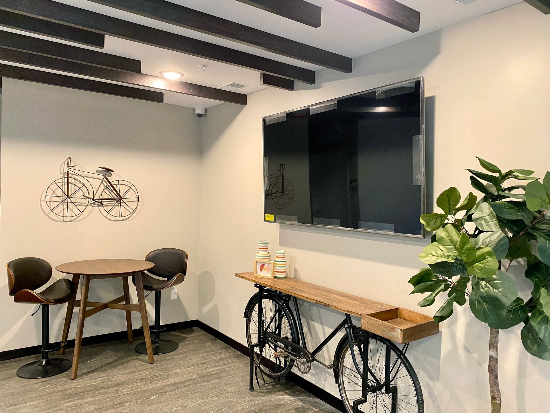 Lincoln Park Flats lounge