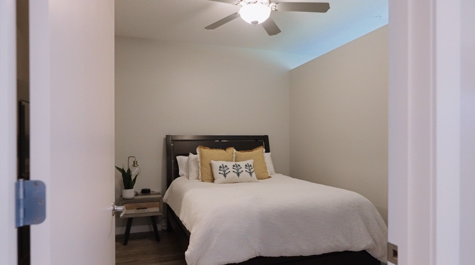 Acadia Apartments bedroom