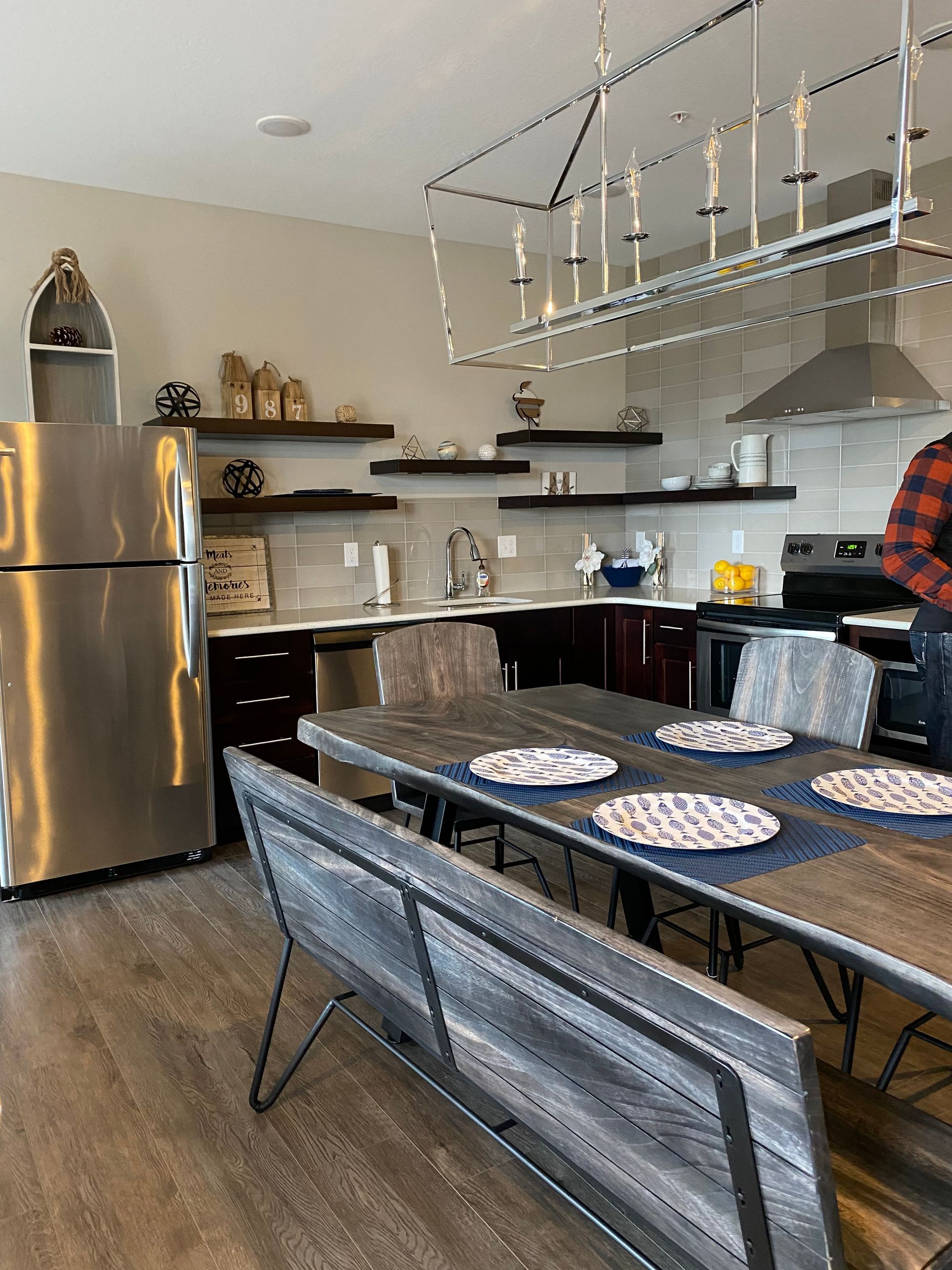 320 North building kitchen