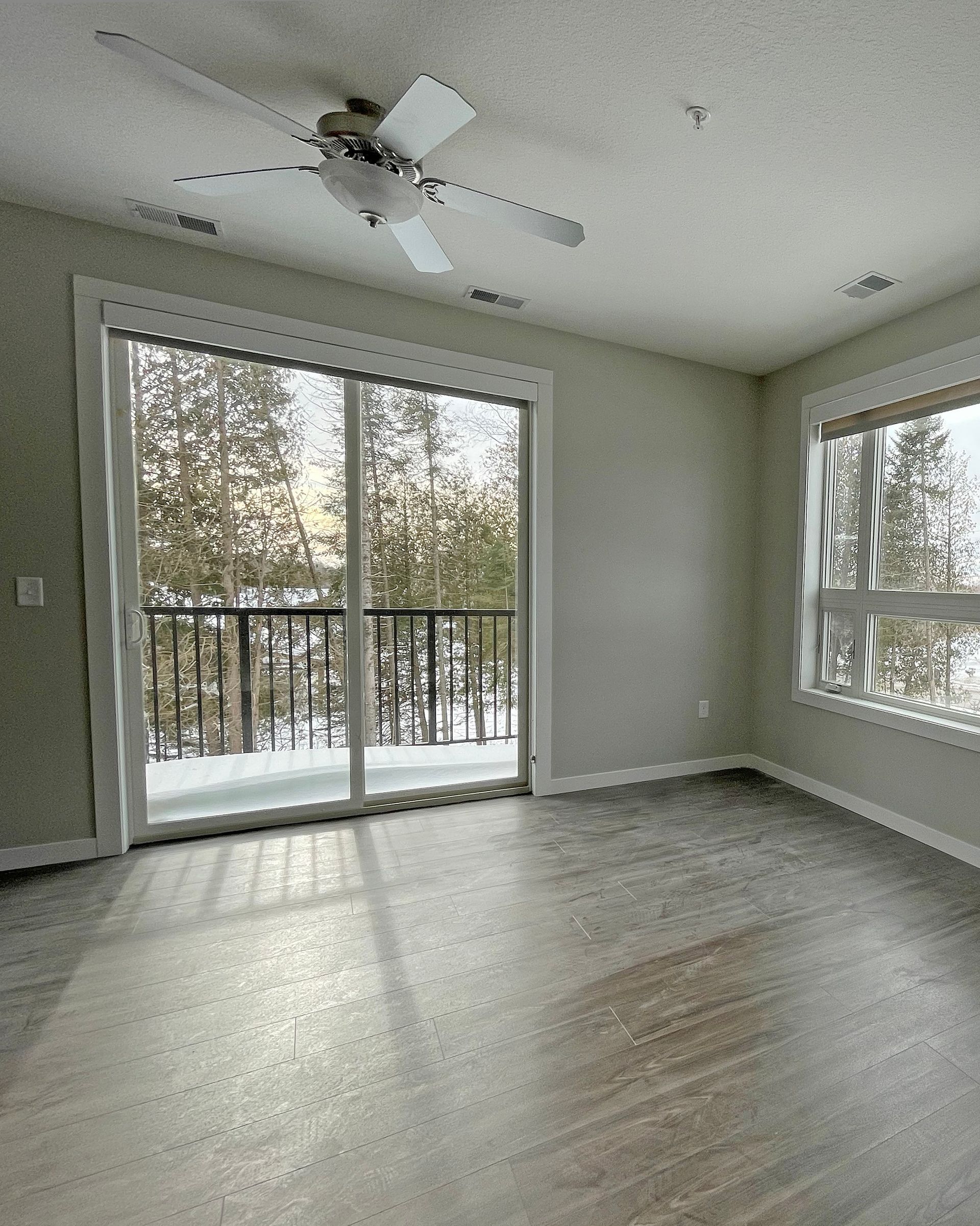 Aery Building empty living room 
