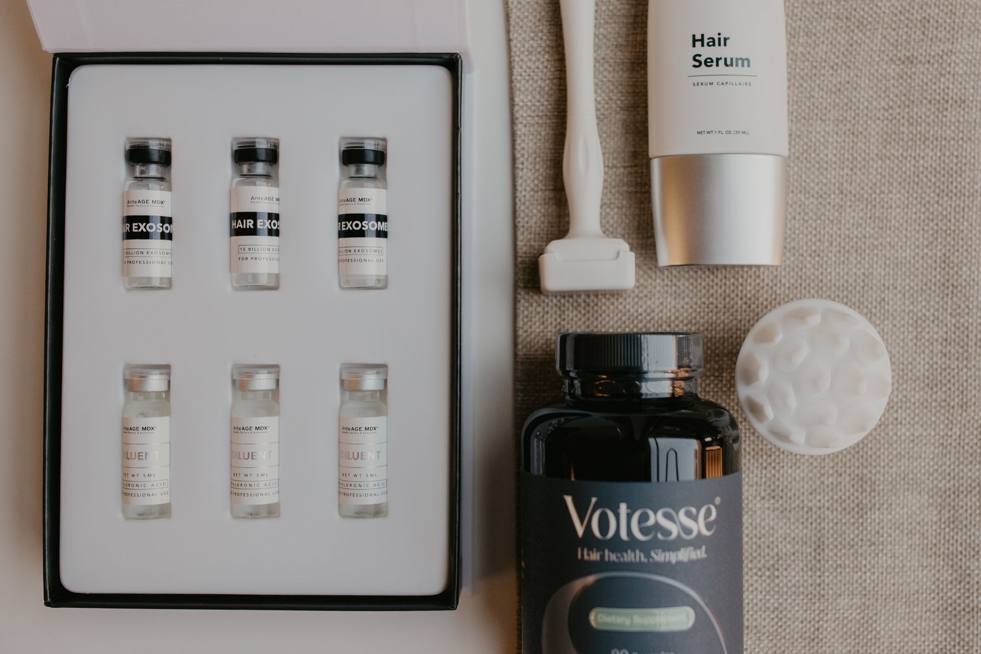 A line drawing of a leaf on a white background.