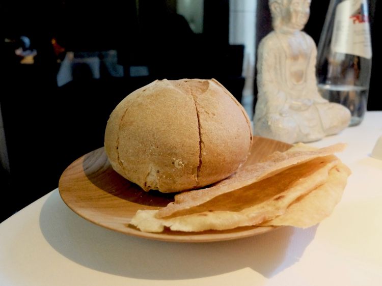 copri il gusto AutentiKo del nostro pane, un impasto con farina di vinacce e integrali, lievito madre ad alta idratazione.