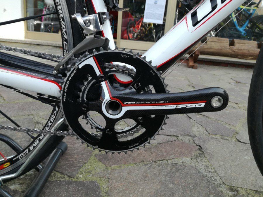 Pedale e sistema di cambio della bici da corsa