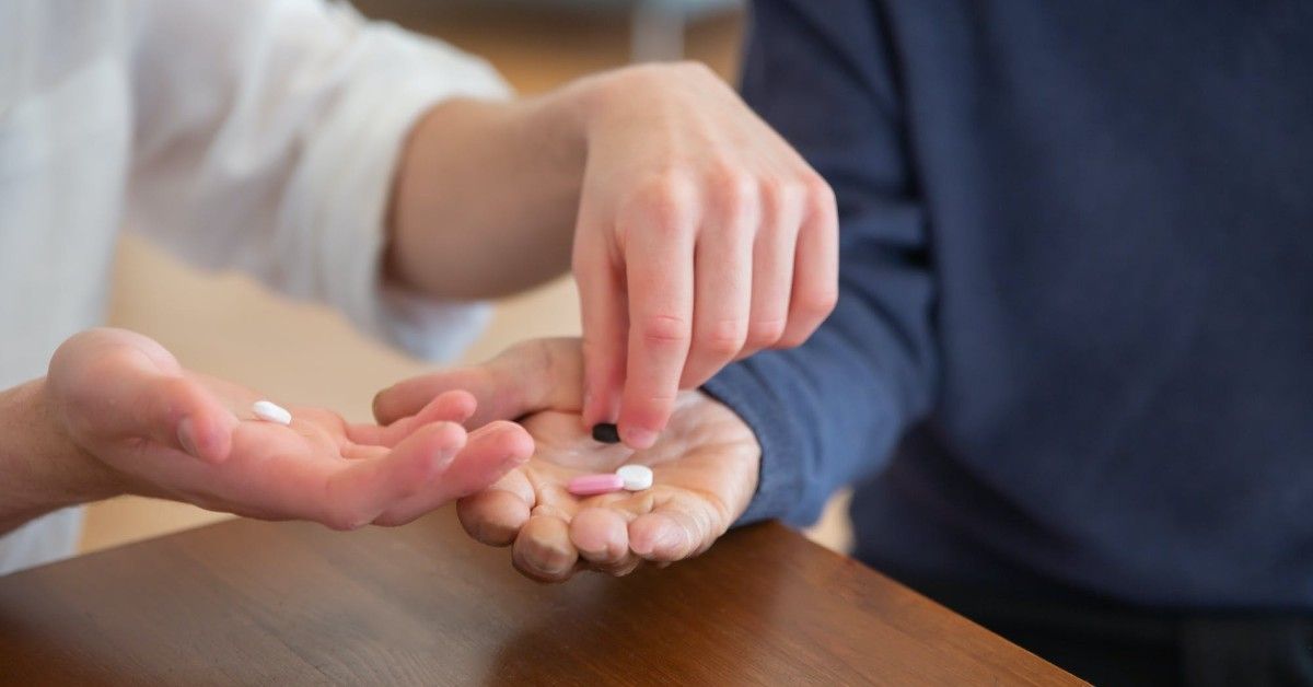 tablet holding in palm