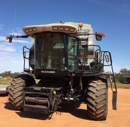 Wrecking Header Gleaner — Swan Hill, VIC — Murray Mallee Machinery