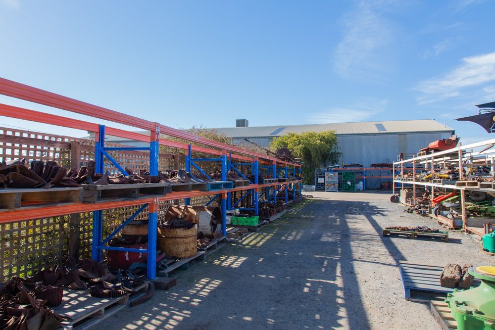 Blue & Red Metals — Swan Hill, VIC — Murray Mallee Machinery