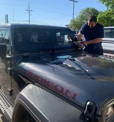 Jeep Wrangler windshield replacement in Plainview, TX Jeep Wrangler windshield replacement in Plainview, TX