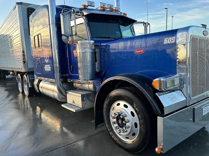 Semi-truck windshield replacement in Plainview, TX