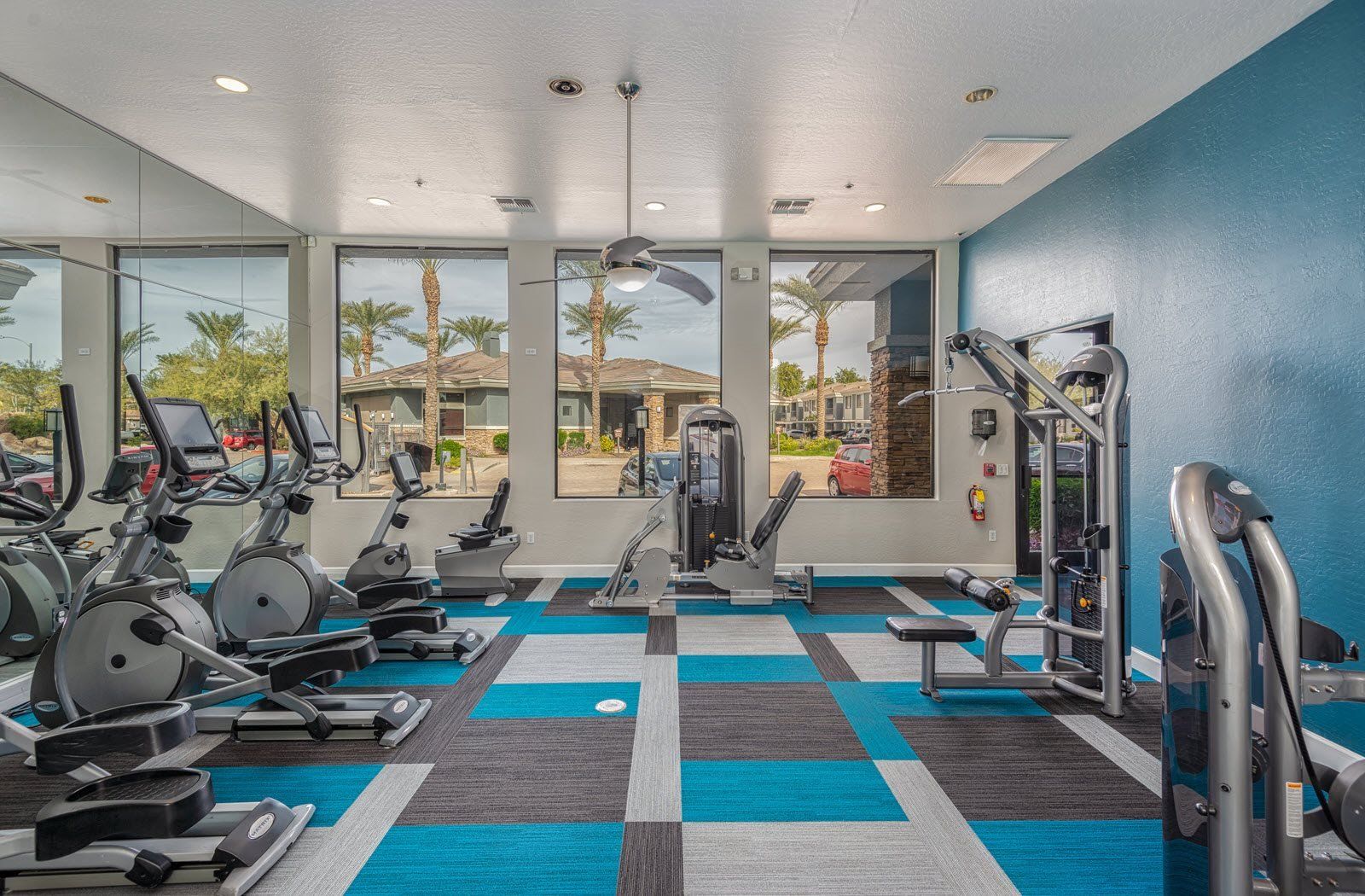 Element Deer Valley Apartments in Phoenix, AZ