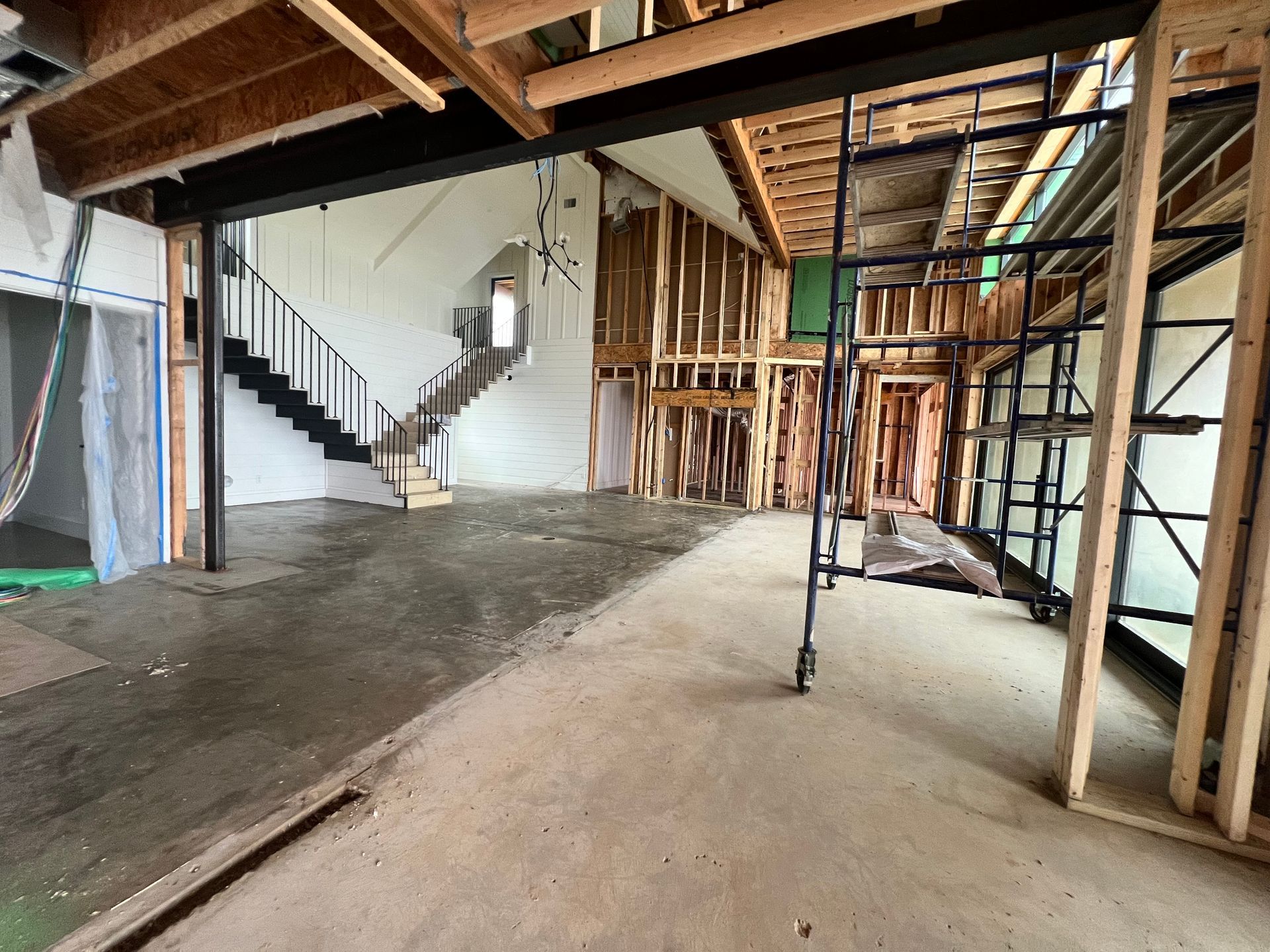 A blueprint of a screened porch and a great room.