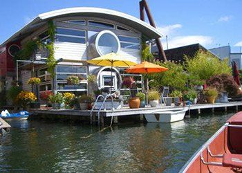 Floating Home Beside Lake - Unique Homes in Portland, OR