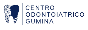 Logo del Centro Odontoiátrico Gumina con icona del dente blu e testo blu navy su sfondo bianco.