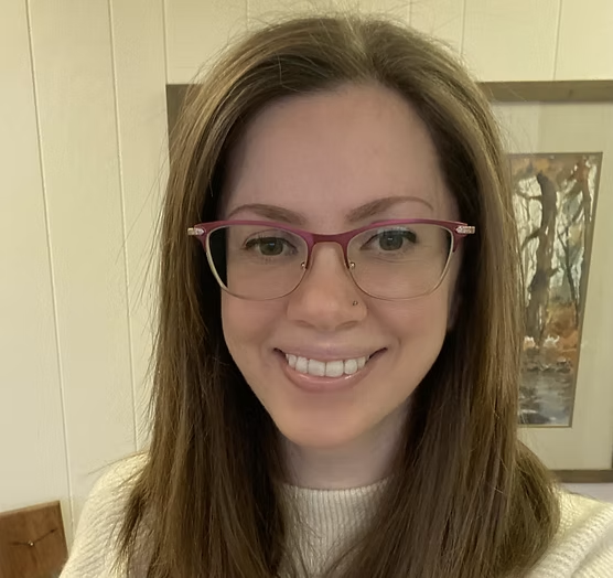 Liz Lewis Headshot