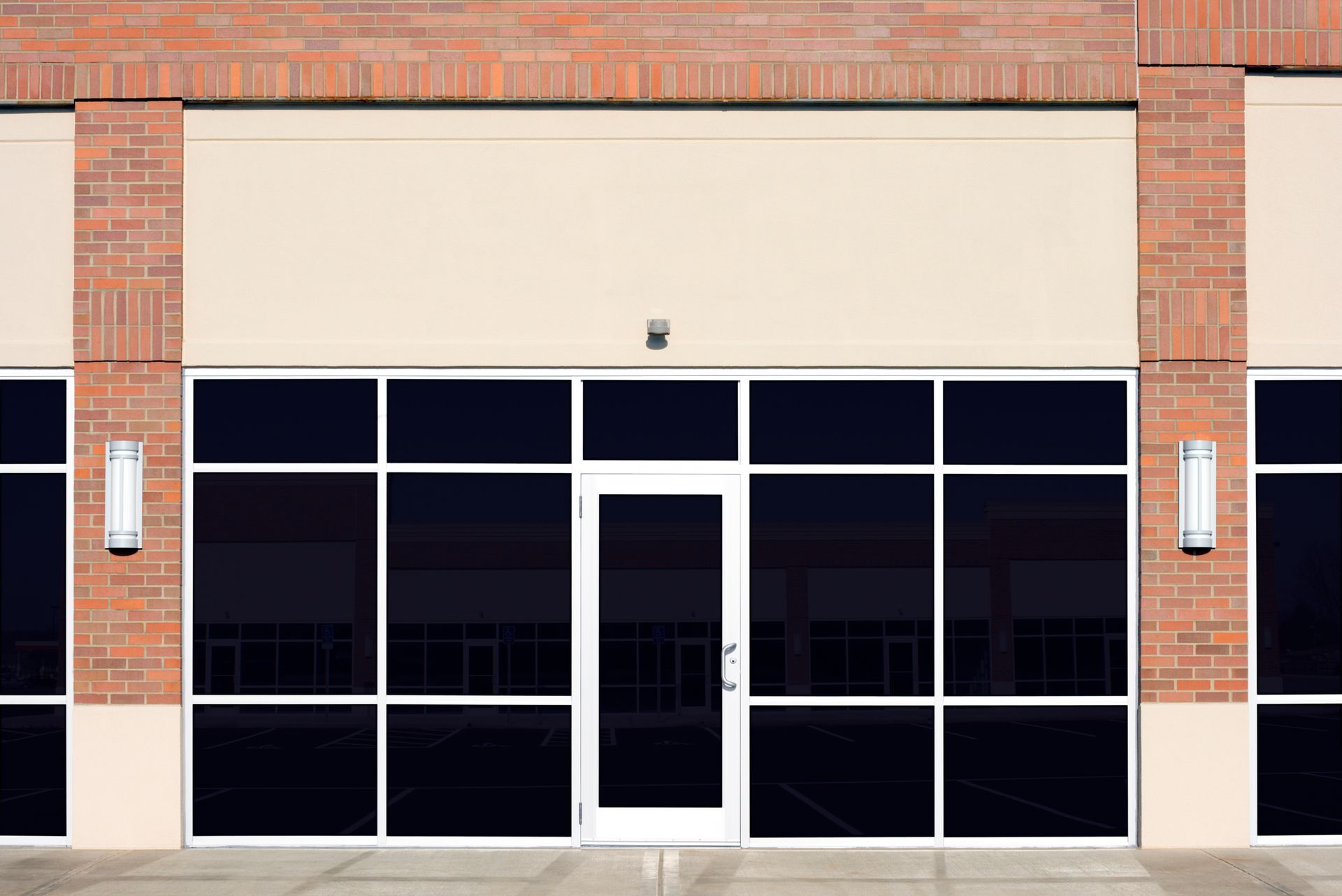 Polishing Car Hood | Bedford Heights, OH | Levelz Window Tint