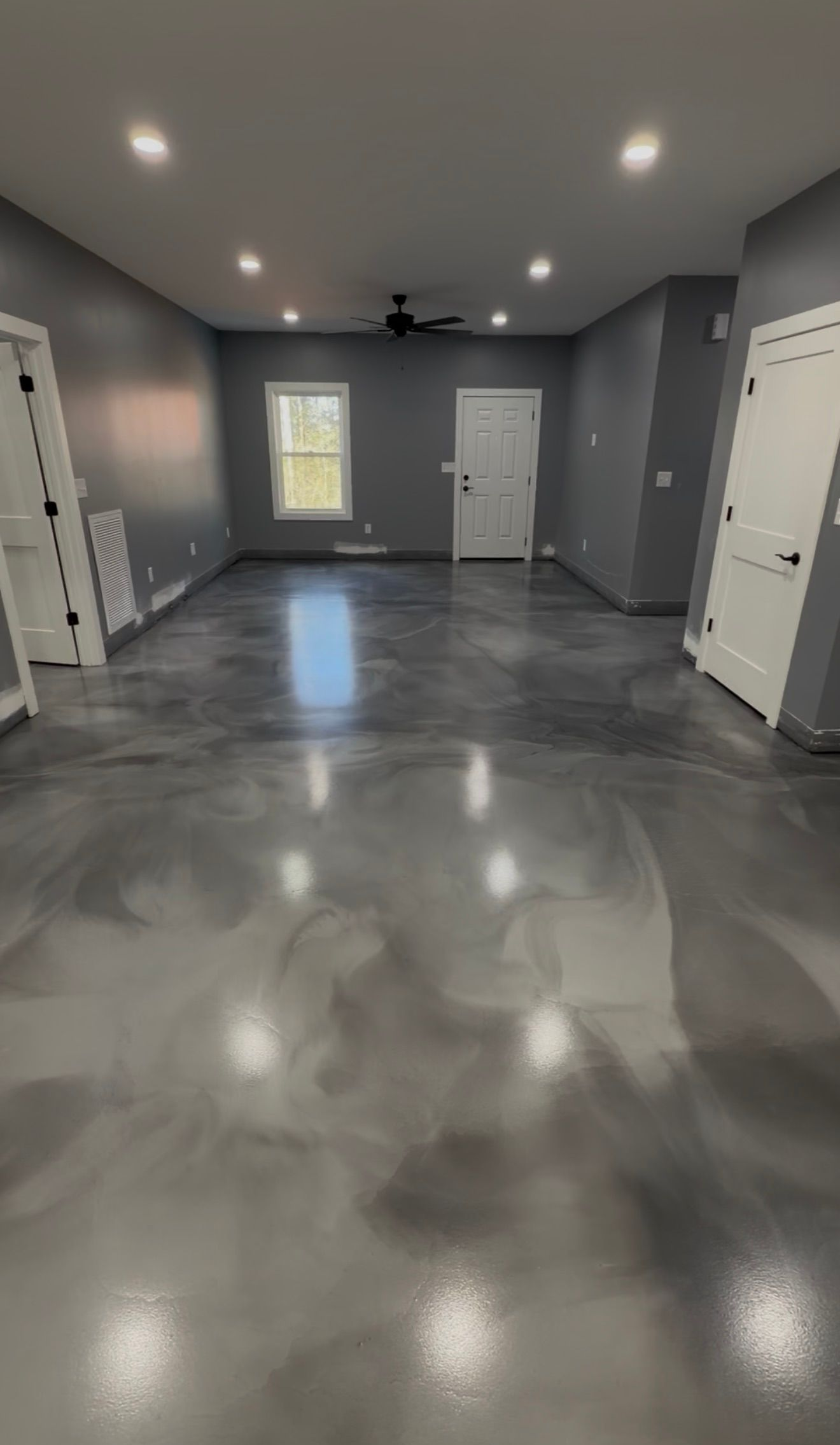 Metallic epoxy floor installation