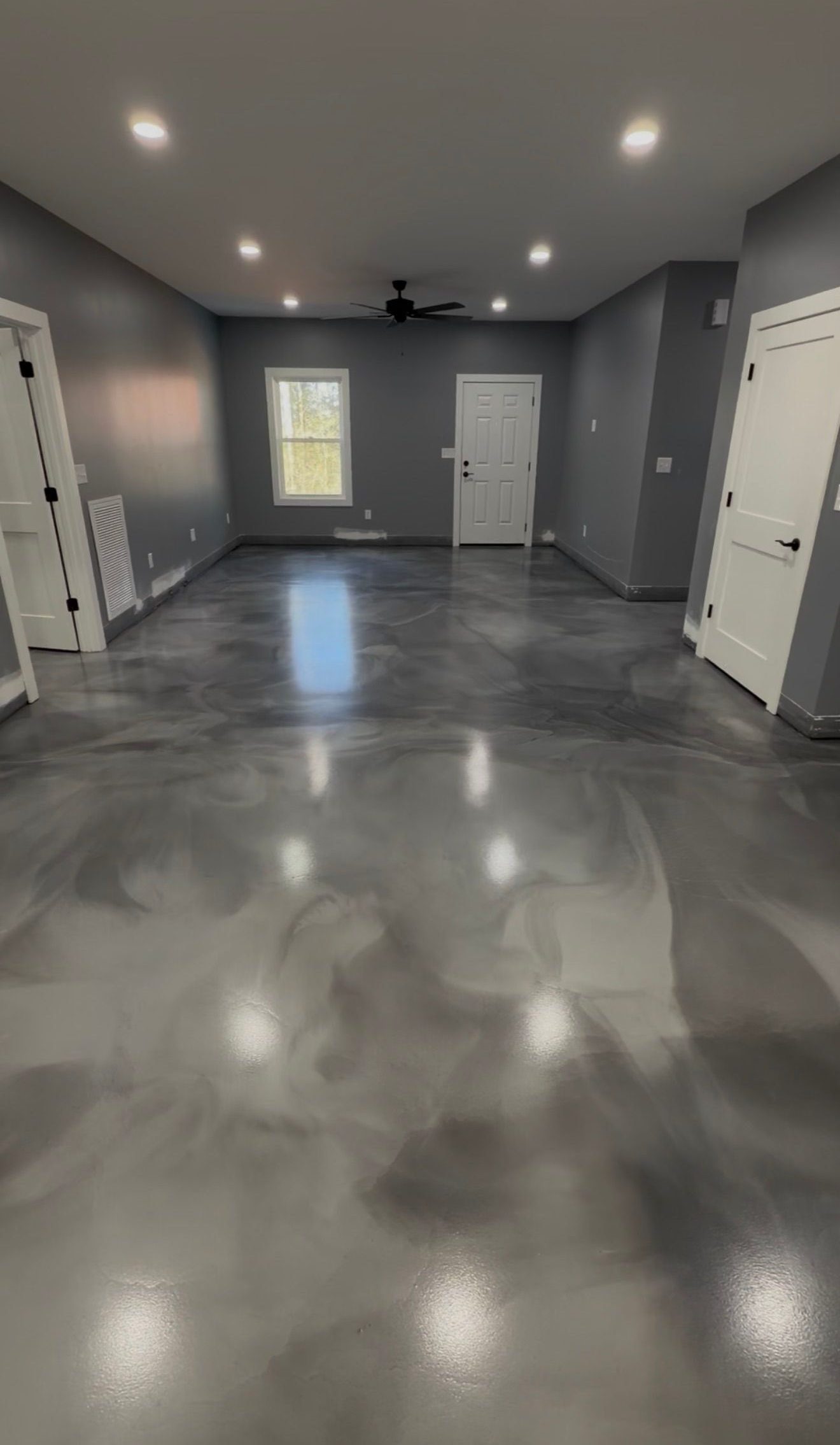 Metallic epoxy floor installation
