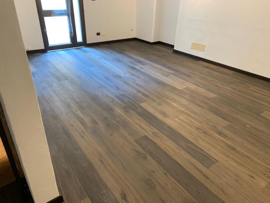 fornitura di rivestimenti in legno eleganti