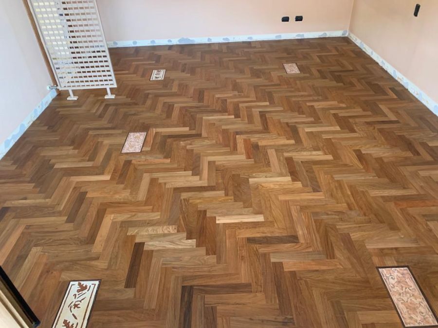 vasta scelta di colori per rivestimenti in legno