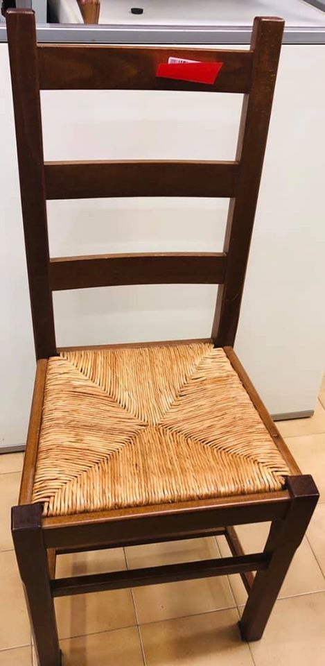 sedie in legno di seconda mano