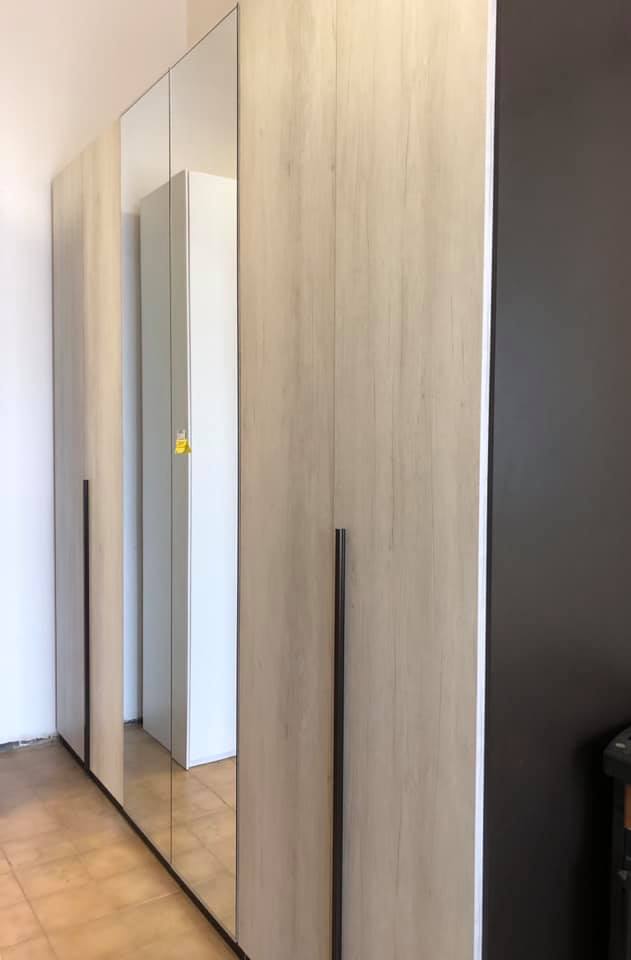 armadi con specchio di seconda mano