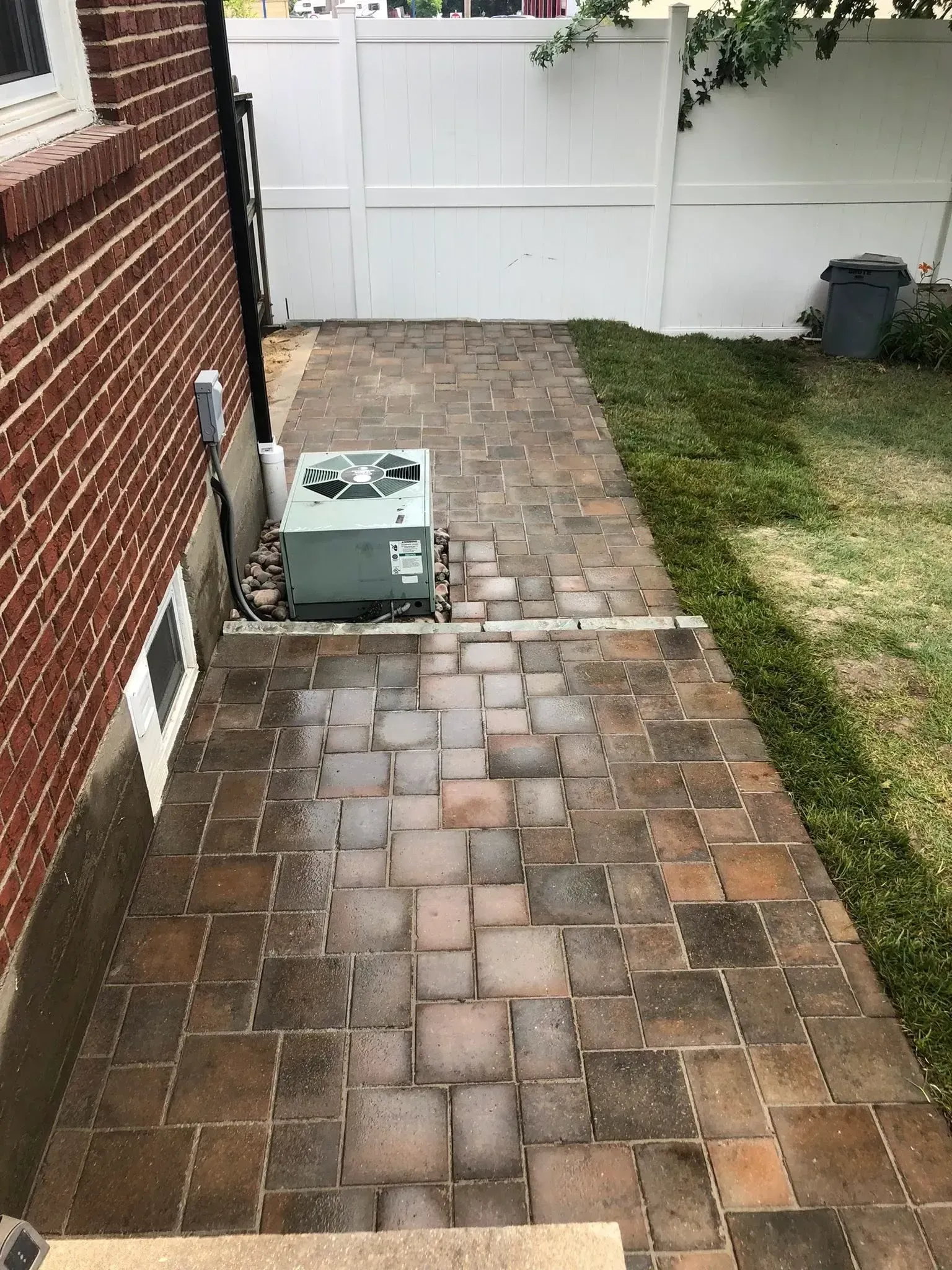 COMMERCIAL LANDSCAPING MAINTENANCE