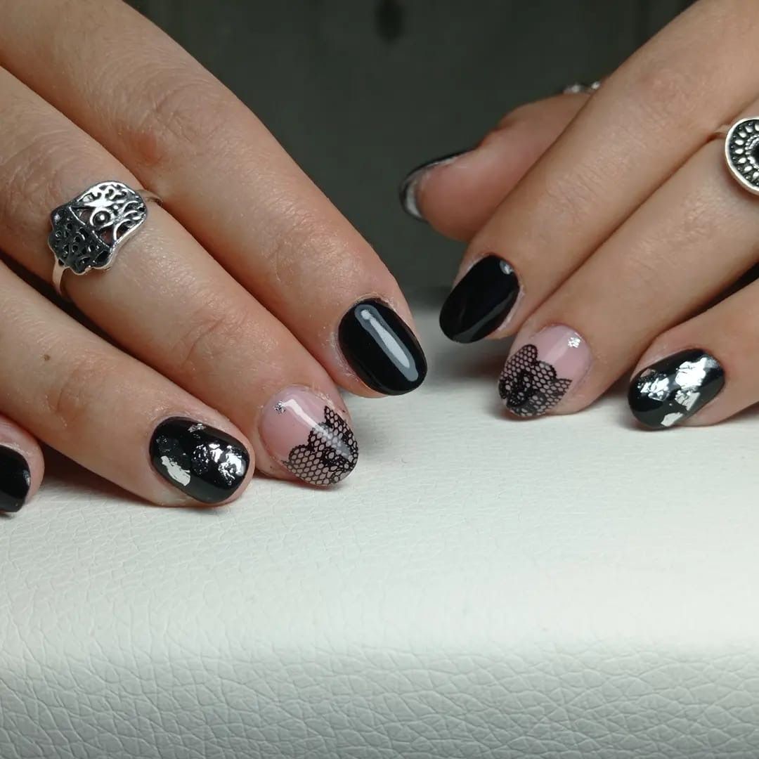 unghie grigie e nere 