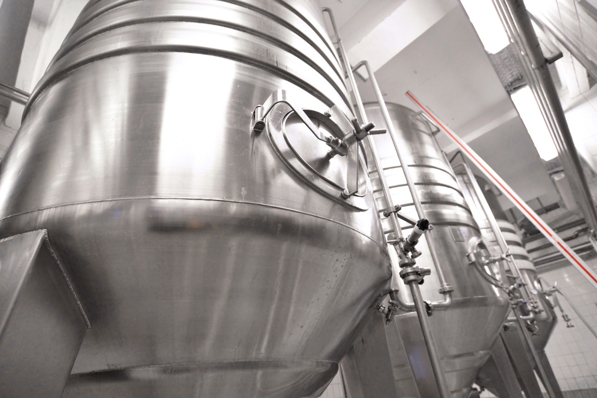 Maintenir votre outil de production et vos équipements industriels !
Tels sont les objectifs des entreprises de la Business Unit Mécanique et Métaux.
Chaudronnerie industrielle, Mécanique, Usinage, Maintenance de réducteurs, Tuyauterie, …. Un panel de compétences au service de la performance industrielle.