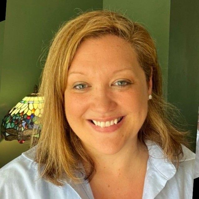 A close up of a Woman smiling — Bee HR in Narara, NSW