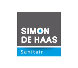 Logo voor Simon De Haas Sanitair, een loodgietersbedrijf. Grijs en blauw vierkant met witte tekst en een blauwe waterdruppel.