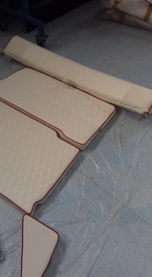 Cuscini beige per barca