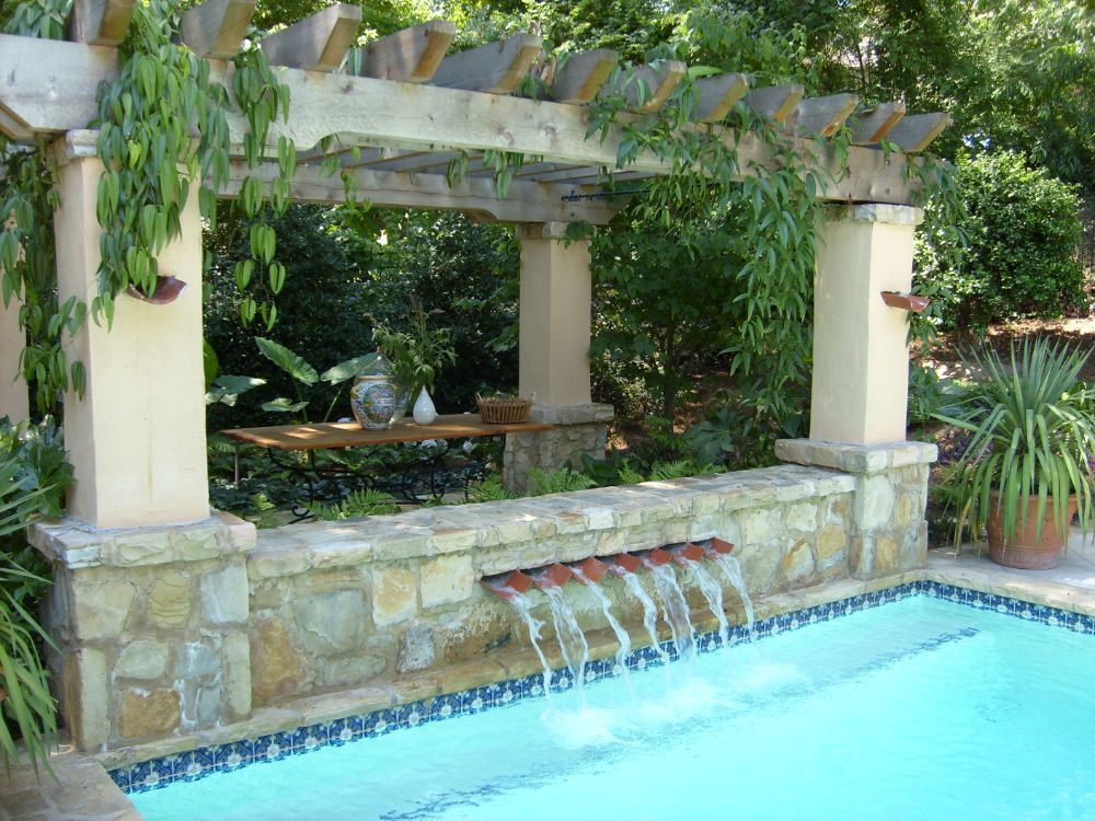 Courtyard fountain with bluestone deck