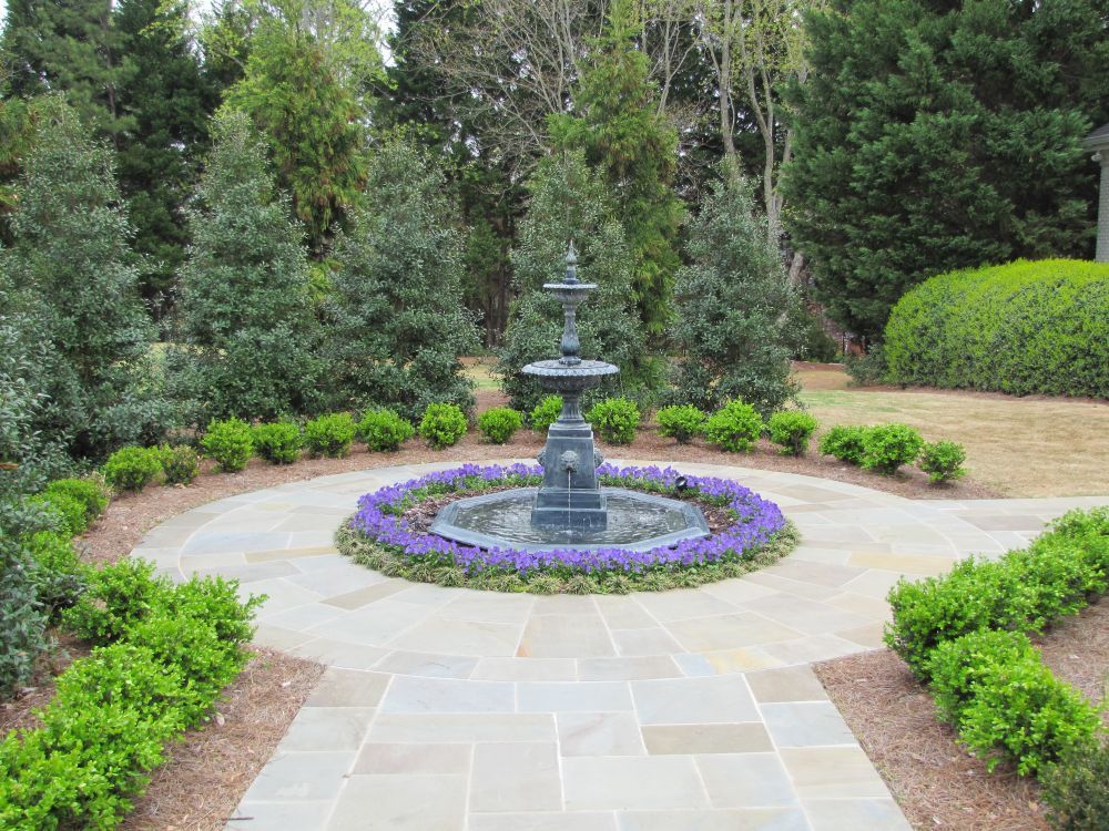 Courtyard fountain with bluestone deck