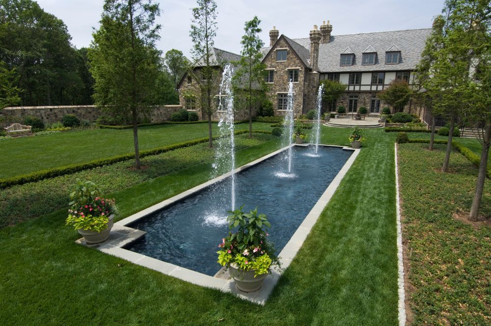 Inground fountain with stream jets
