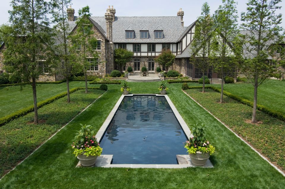 Inground swimming pool with fountains