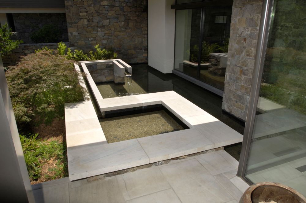 Outdoor modern water feature