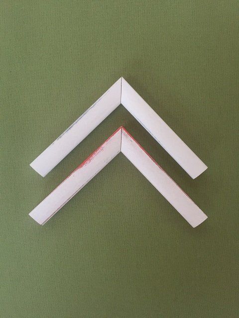 cornice asta bianco sfumato rosso blu