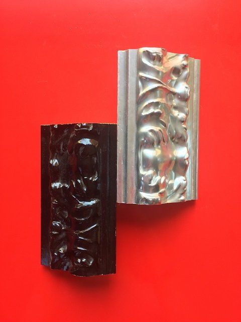 cornice asta intagliata nera argento lucido