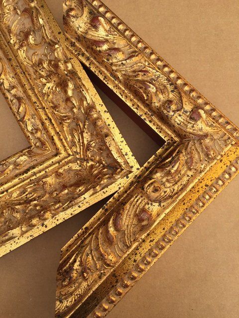 cornice asta pressata intagliata