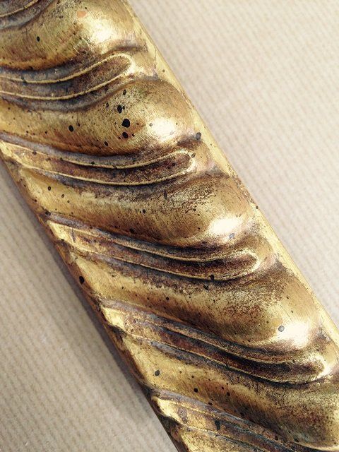 cornice asta pressata intagliata