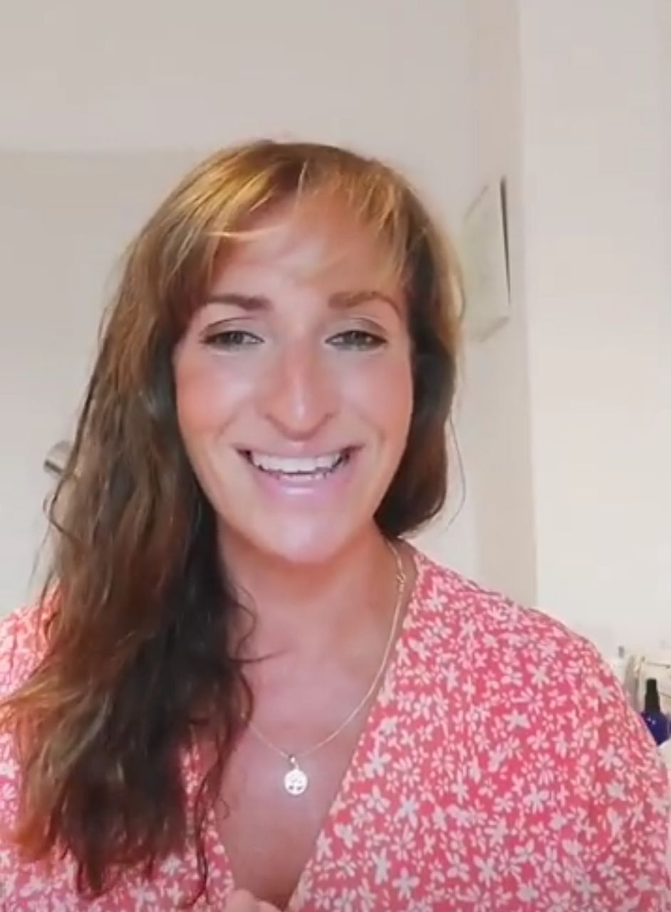 Liz O'Connell , Elizabeth Yazbeth