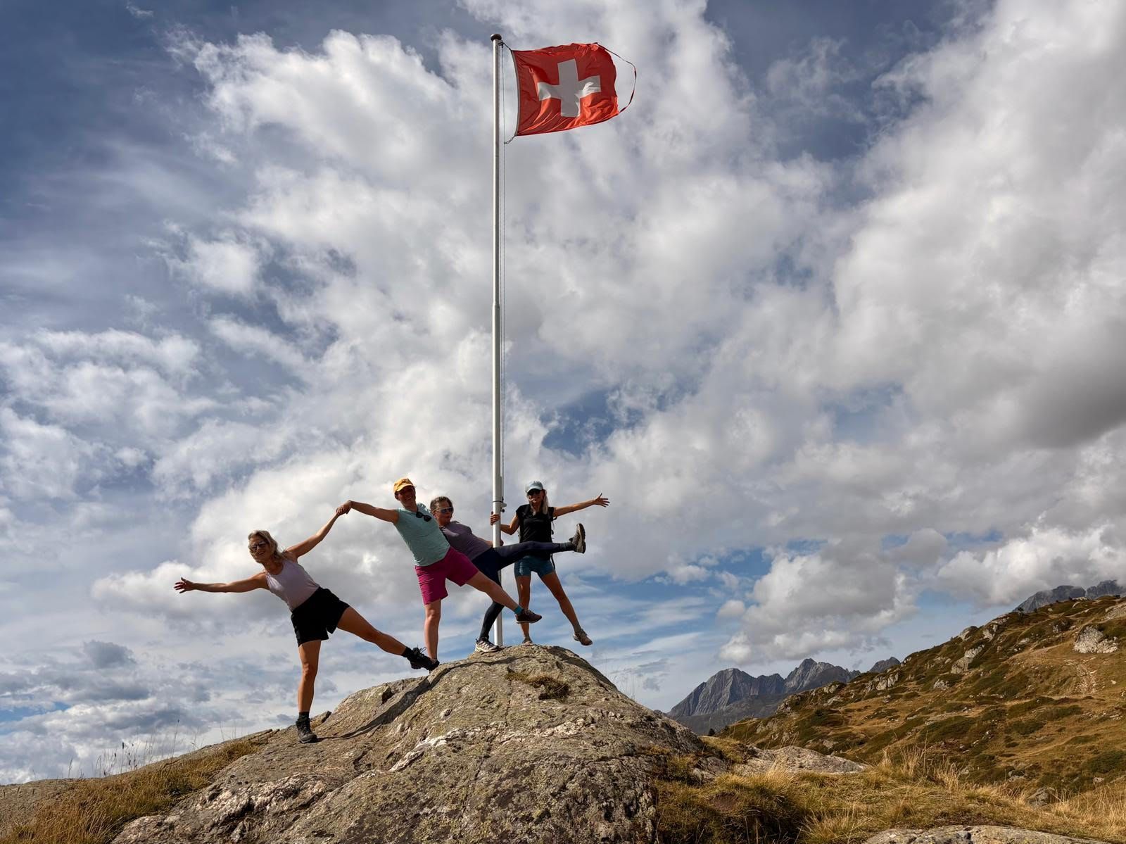 Vrouwen in de Zwitserse bergen 