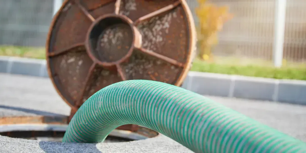 How do you know if a sewer line needs to be replaced?