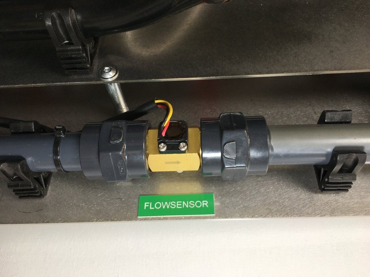 Flowsensor meet het aantal liters water mbv Siemens Logo.